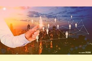 影石预热新款全景运动相机,9月8日发布